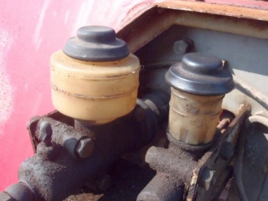 รถบด 7 ล้อยาง SAKAI T2 (สนใจ โทรสอบถาม)