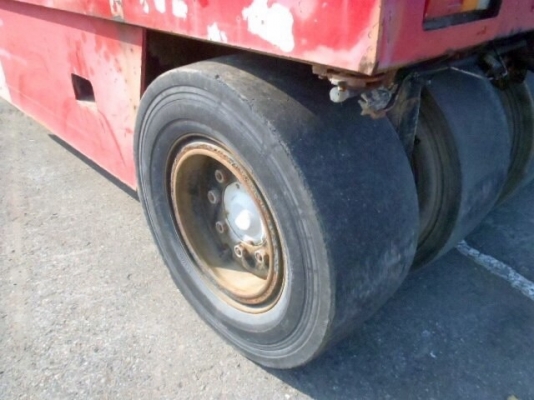 รถบด 7 ล้อยาง SAKAI T2 (สนใจ โทรสอบถาม)