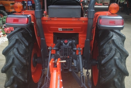 ขายรถไถ Kubota L 3608 (4WD) พร้อมดันหน้าและผาน5 ตราช้าง