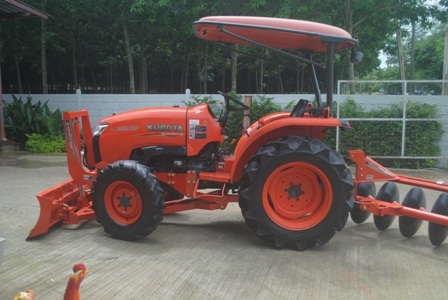 ขายรถไถ Kubota L 3608 (4WD) พร้อมดันหน้าและผาน5 ตราช้าง ขายรถไถ Kubota L 3608 (4WD) พร้อมดันหน้าและผาน5 ตราช้าง