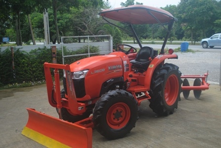 ขายรถไถ Kubota L 3608 (4WD) พร้อมดันหน้าและผาน5 ตราช้าง