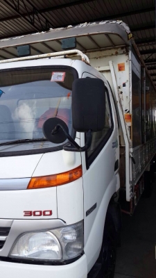 ขายรถบรรทุกตู้แห้ง HINO MNKUJ22 เครื่อง NO4C - 136 แรง ปี 51 ช่วงยาว 5.50 เมตร