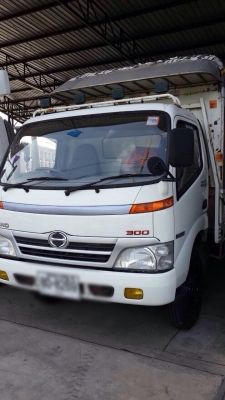 ขายรถบรรทุกตู้แห้ง HINO MNKUJ22 เครื่อง NO4C - 136 แรง ปี 51 ช่วงยาว 5.50 เมตร