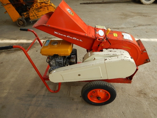 ขายเครื่องย่อยกิ่งไม้ KOWA EUTTER พร้อมใช้งาน ขายเครื่องย่อยกิ่งไม้ KOWA EUTTER พร้อมใช้งาน