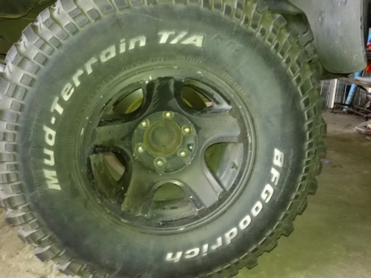 ขายแม็กพร้อมยาง15 (8000คับ)