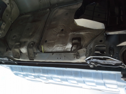ด่วนขายถูก(หรือเเลกFC 5.5เมตร)ISUZU NPR 120 ฝาขาว รถห้างแท้ เดิมๆทุกชิ้น ไม่มีเฉี่ยวชน เครื่องดี ขับดี ครัทซีเงาสวย