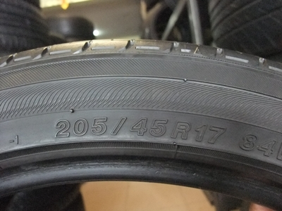 ยาง Yokohama 205/45/17 ปี 11