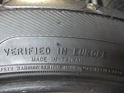 ยางไต้หวัน 225/40/18 ปี 08,09