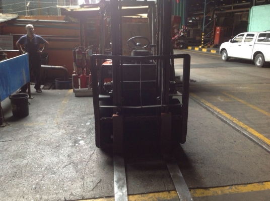 ขายรถฟอร์คลิฟต์ TOYATA ขนาด 2 ตัน ยกสูง 3 เมตร เครื่องดีเซล มี 2 คัน สภาพพร้อมใช้งาน