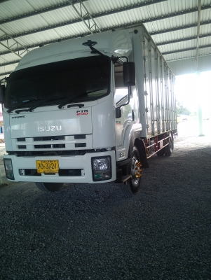 รถ  ISUZU FTR34QZL  ตู้ 10 บาน ยาว 7 เมตร 20
