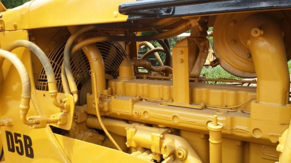 ขายแทรคเตอร์ CATD5B ซ่อมปรับสภาพทั้งคัน เครื่องยนต์ 44V NEW O/H