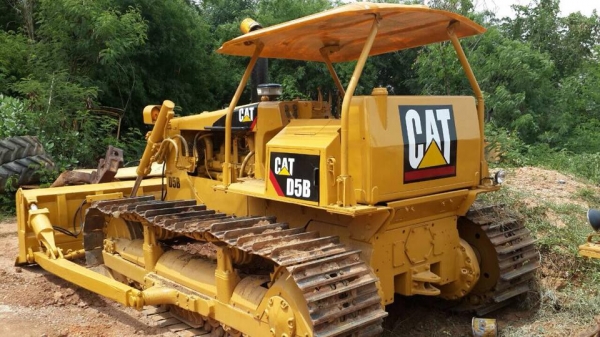 ขายแทรคเตอร์ CATD5B ซ่อมปรับสภาพทั้งคัน เครื่องยนต์ 44V NEW O/H