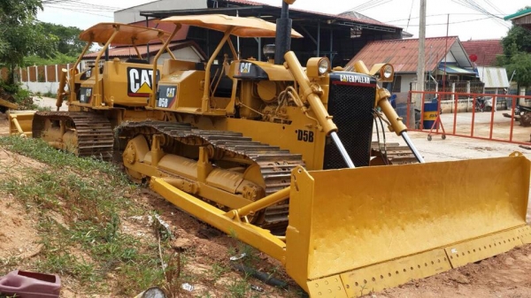 ขายแทรคเตอร์ CATD5B ซ่อมปรับสภาพทั้งคัน เครื่องยนต์ 44V NEW O/H