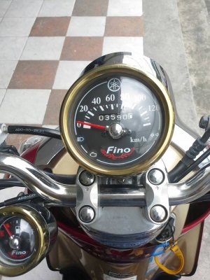Yamaha Fino เกแยกส่วน ปี 2555 รถสวย ลายคลาสสิค