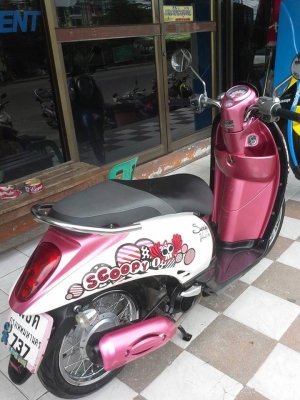 Honda Scoopy -i ปี 2554 รุ่นหัวฉีดประหยัดน้ำมัน ลาย Vivic Me รถสวย คุณภาพดี Honda Scoopy -i ปี 2554 รุ่นหัวฉีดประหยัดน้ำมัน ลาย Vivic Me รถสวย คุณภาพดี