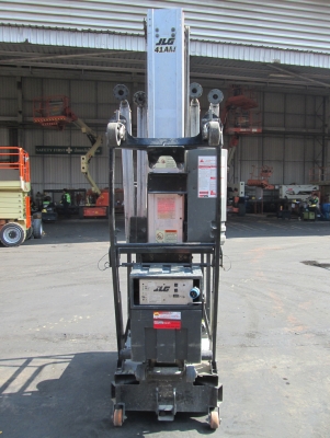 ขายด่วน ราคาพิเศษ ยกรถส่วนบุคคลมือสอง สูง 12.42 M.ยี่ห้อ JLG