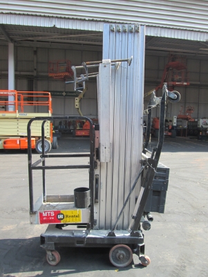 ขายด่วน ราคาพิเศษ ยกรถส่วนบุคคลมือสอง สูง 12.42 M.ยี่ห้อ JLG