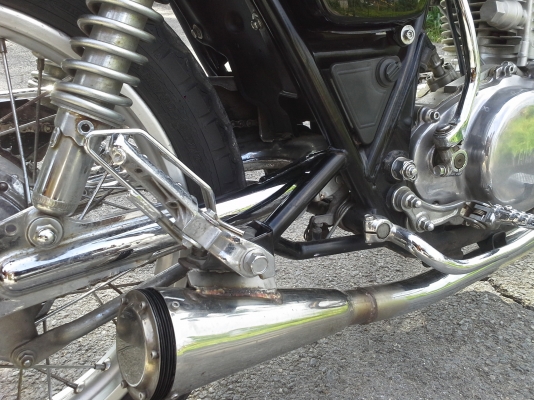 ขายYamaha Sr400cc.ปี2002 เครื่องแน่น สภาพตามรูป ไฟติดครบ