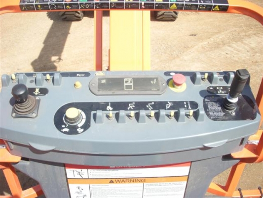 ขายรถกระเช้าบูมหักศอก 24 เมตร นำเข้าป้ายแดง รุ่น 800AJ ยี่ห้อ JLG