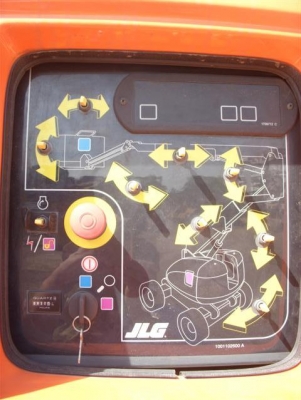 ขายรถกระเช้าบูมหักศอก 24 เมตร นำเข้าป้ายแดง รุ่น 800AJ ยี่ห้อ JLG