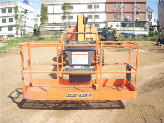 ขายรถกระเช้าบูมหักศอก 24 เมตร นำเข้าป้ายแดง รุ่น 800AJ ยี่ห้อ JLG