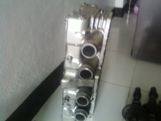 ขายอะไหล่เครื่องยนต์ เป็นฝาสูบ อิลิมิเนเตอร์ KAWASAK 400 CC ราคา 1200 บาท