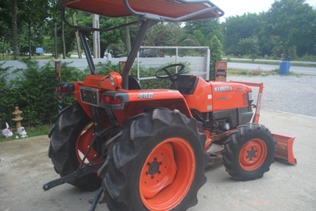 ขายรถไถ Kubota L 3408 (4WD) พร้อมดันหน้าตราช้าง และผานพรวน สีเดิมครับ