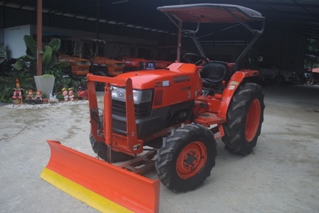 ขายรถไถ Kubota L 3408 (4WD) พร้อมดันหน้าตราช้าง และผานพรวน สีเดิมครับ