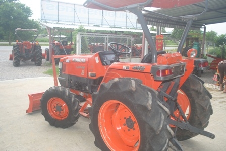 ขายรถไถ Kubota L 3408 (4WD) พร้อมดันหน้าตราช้าง และผานพรวน สีเดิมครับ