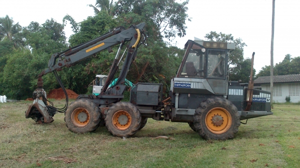 ขายรถโค่น,ตัด,คีบไม้ ขายรถโค่น,ตัด,คีบไม้