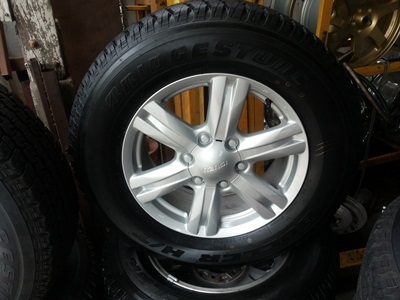 ขายล้อแม็ก ISUZU MU7 ป้ายแดงพร้อมยาง 4 ล้อ