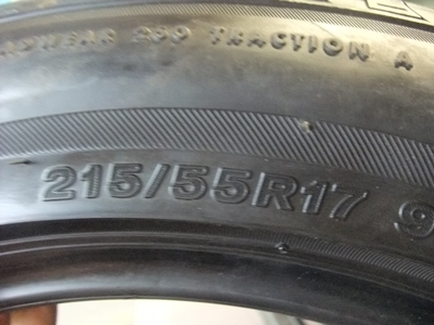 ยาง Bridgestone 215/55/17 ปี 12