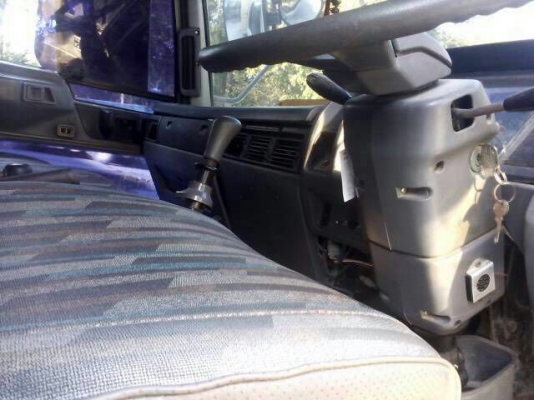 รถฮีโน่ 10 ล้อดั้ม F18 เปลื่ยนเครื่อง 195 แรงม้า. ปี 27.  สนใจติดต่อ 081 - 6079515