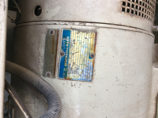 ลงรูปทำสีใหม่แล้วครับ - ขายปั้มลม INGERSOLLRAND 75hp มีคลิปTest Runให้ดูครับ