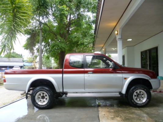 มิตซูบิชิสตราด้า แค็ป โฟวิล