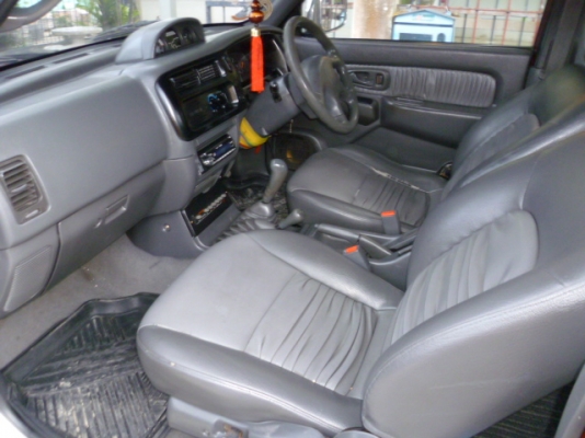 มิตซูบิชิสตราด้า แค็ป โฟวิล