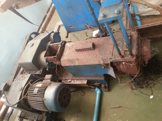 ขายเครื่องหลอมพลาสติก สองตอนครบชุด สภาพดีใช้งานได้ทันที