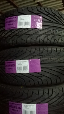 ขายยางใหม่ขอบ19 245 35 19 ชุดละ13500