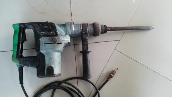 ขาย สว่านตัวไหญ่ 2 ระบบ hitachi