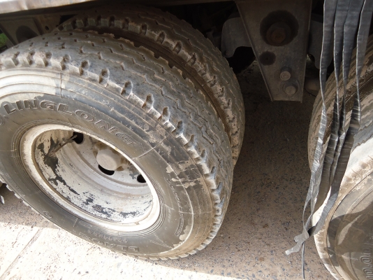 ขายหางลาก3เพลาแท้ดรั้มกะบะสามมิตรลอนเฉียงยาว9เมตรปี50