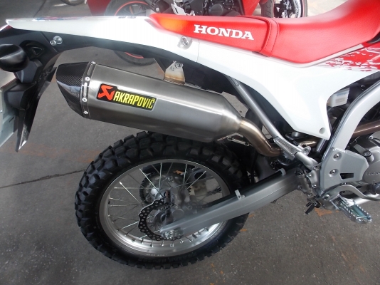 ขายท่อวิบากทรง akrapovic ทั้งเส้น 7000 ถ้วน