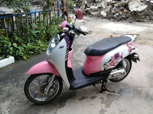 ขาย Honda Scoopy i ชมพู-ขาวปลายปี2555 ราคา 21,000บาท ถูกมากอย่าคิดนาน