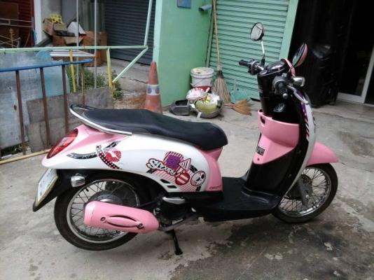 ขาย Honda Scoopy i ชมพู-ขาวปลายปี2555 ราคา 21,000บาท ถูกมากอย่าคิดนาน