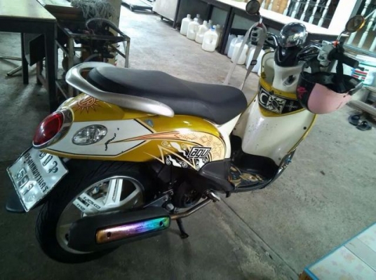 Fino ปี52 เหลืองขาว