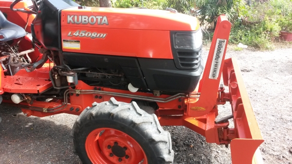 รถสวยพร้อมลุยมาแล้ว  L4508Di รุ่นประหยัดนำ้มัน จัดให้กับชุดใบดันหน้าและผานพรวนให้กันไปเลยครับ