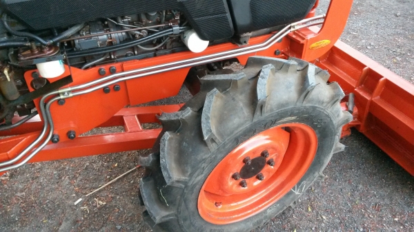 รถสวยพร้อมลุยมาแล้ว  L4508Di รุ่นประหยัดนำ้มัน จัดให้กับชุดใบดันหน้าและผานพรวนให้กันไปเลยครับ