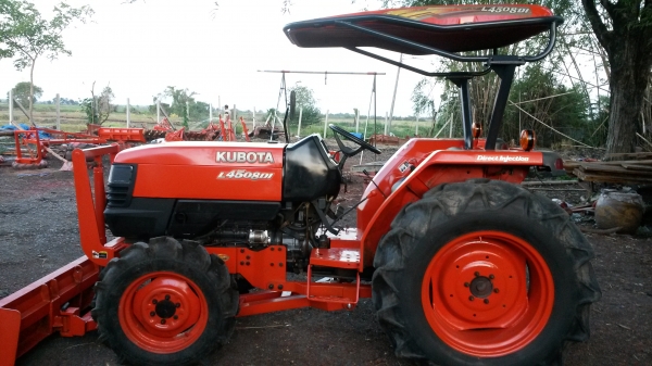 รถสวยพร้อมลุยมาแล้ว  L4508Di รุ่นประหยัดนำ้มัน จัดให้กับชุดใบดันหน้าและผานพรวนให้กันไปเลยครับ