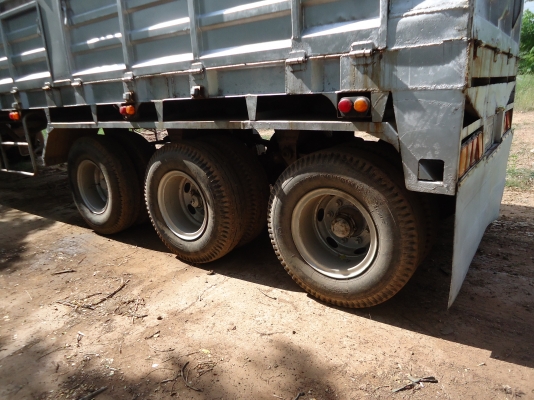 ขายรถสิบล้อหัวลากพร้อมหางคอกสูง3เพลายัดยาว12.5เมตรปี49