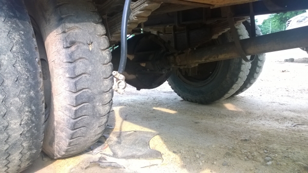 6ล้อหน้ายาวISUZU...120แรง รถบรรทุกน้ำมันดีเซล..คัสซีสวย เครื่องสวยมาก...