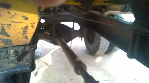 6ล้อหน้ายาวISUZU...120แรง รถบรรทุกน้ำมันดีเซล..คัสซีสวย เครื่องสวยมาก...